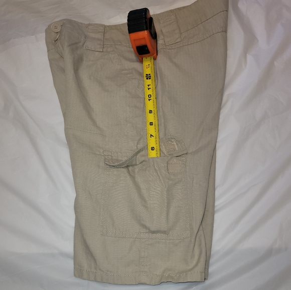 Bebop Size 9 Beige Wide Leg Cargo Bermuda Shorts/Capris - Picture 7 of 16